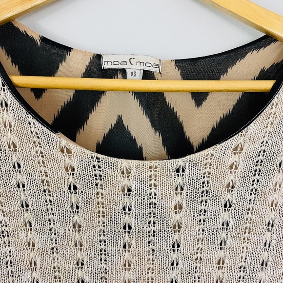 Moa Moa cream lace w/Chevron lined print tunic - Picture 3 of 6
